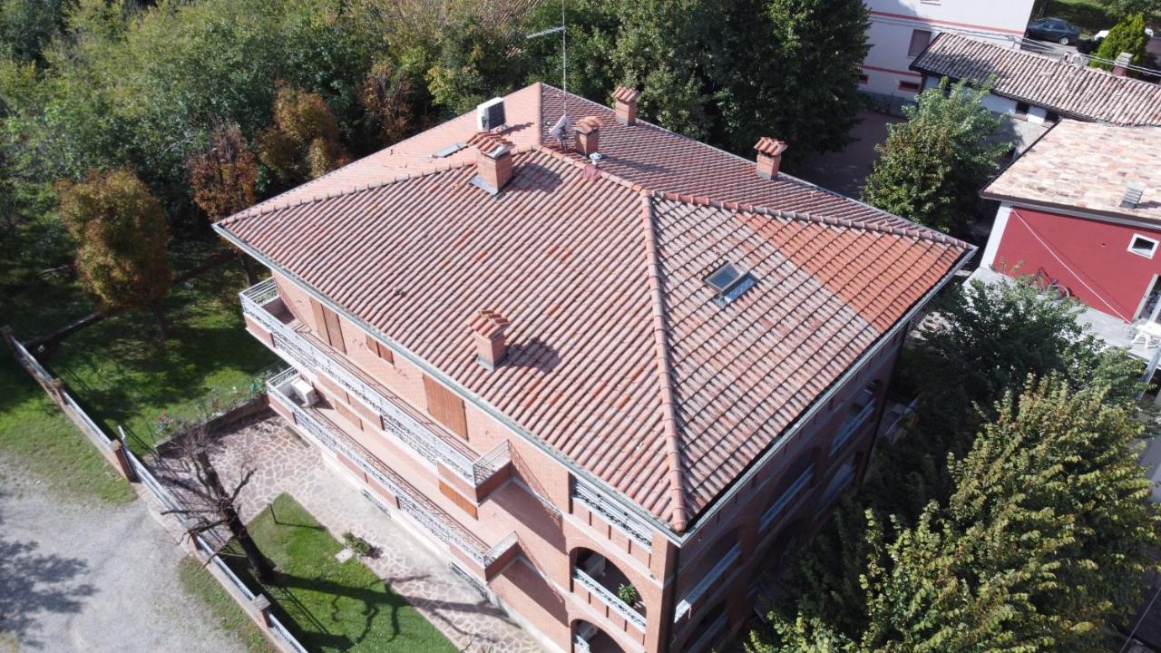 Villa Ferrari Oriella Solignano Nuovo Exterior photo